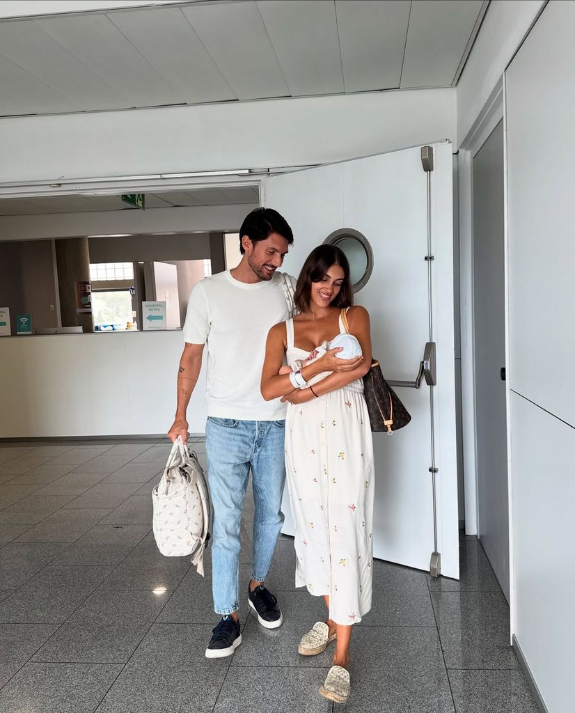 Carlos Right y Claudia Torregrosa dieron la bienvenida a su primer bebé juntos el pasado mes de julio