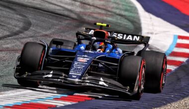 Un problema de frenos y daños en el suelo hacen caer a Carlos Sainz en la Q1 de Austria