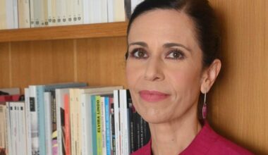 Ángeles Caballero: «Hay que enterrar ya a la maldita Superwoman y hablar de arrugas, cuerpos y menopausia»