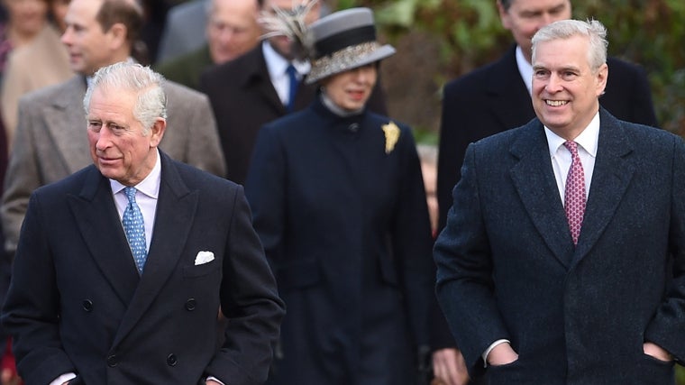 El Príncipe Andrés, la sombra de la monarquía británica: cronología de una caída sin retorno