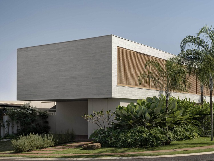 Casa Buenos Aires / estúdio mariane rios - Fotografía exterior, Concreto