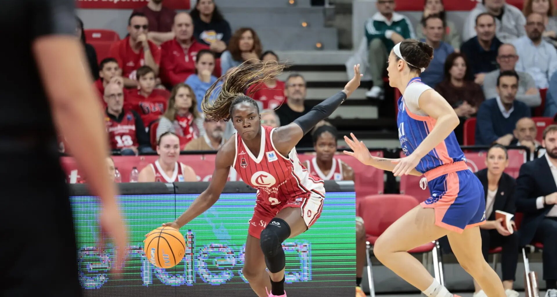 El Casademont acaba arrollando al Baxi Ferrol (87-57) con una victoria coral