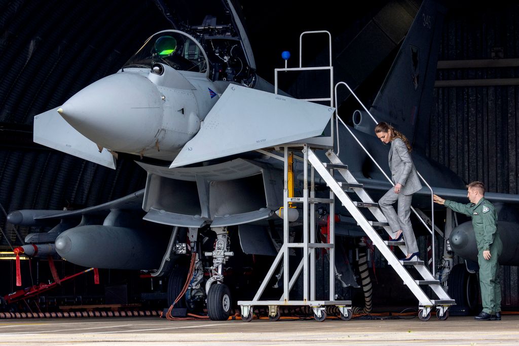 Kate Middleton subiendo a un simulador