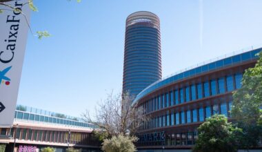 Que centros comerciales abren en Sevilla el 1 de noviembre: estos son los horarios