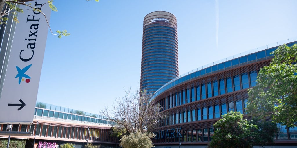 Que centros comerciales abren en Sevilla el 1 de noviembre: estos son los horarios