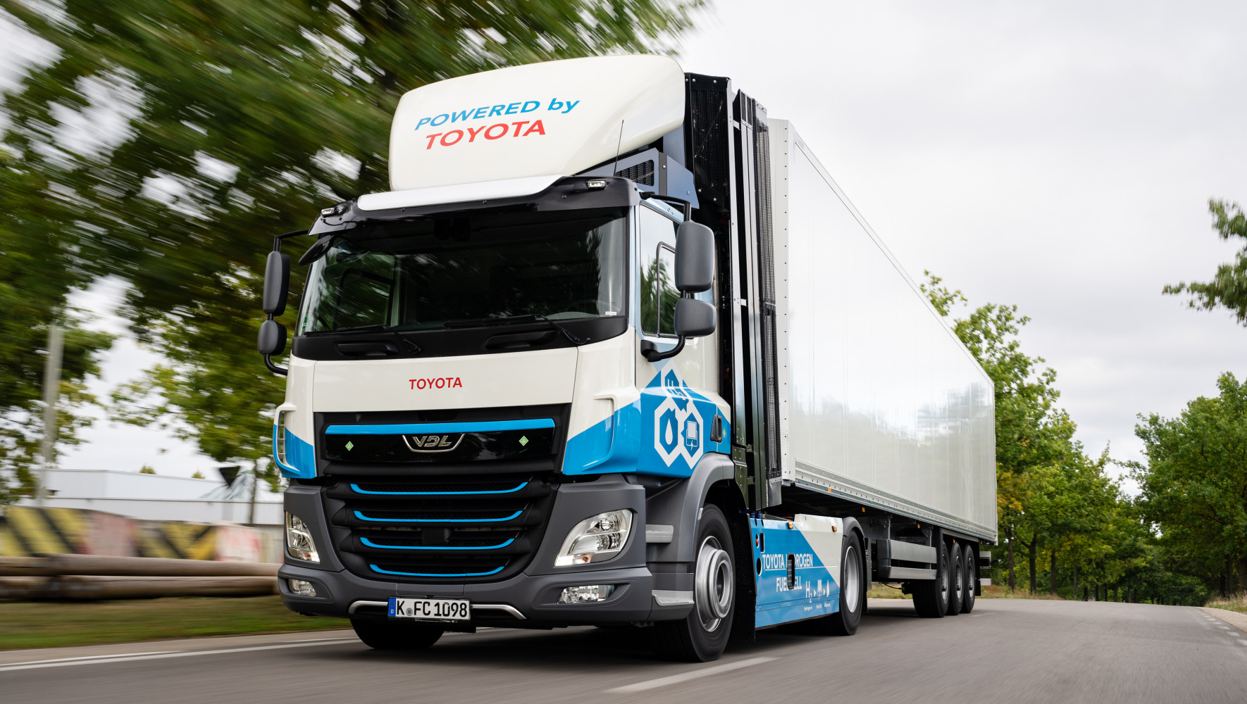 Toyota incorpora camiones de pila de combustible de hidrógeno a sus operaciones logísticas en Europa