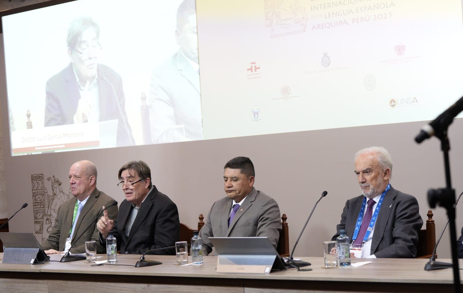 Guerra abierta entre la RAE y el Cervantes para inaugurar el CILE de Arequipa