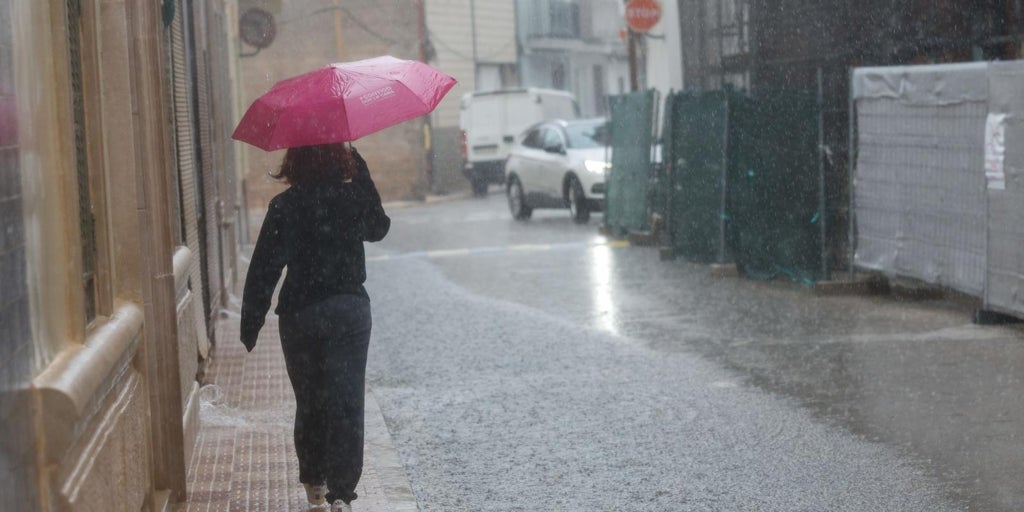 Clases suspendidas en Valencia el lunes 13 de octubre por la alerta de lluvias: listado completo