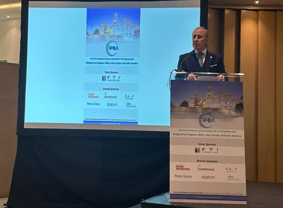 El Decano del ICAM, Eugenio Ribón, destaca el papel de Madrid en el arbitraje internacional durante la clausura de la IPBA Mid-Year Regional Conference Madrid 2025 - ICAM