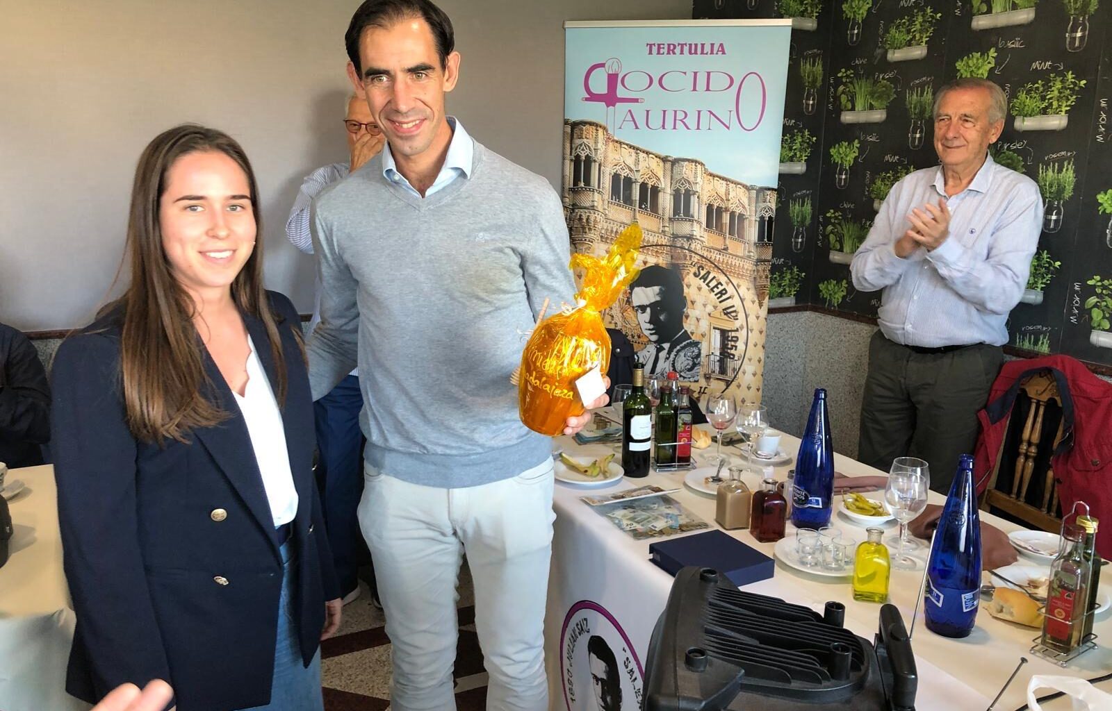 Saul Jiménez Fortes por la puerta grande del cocido taurino de Guadalajara