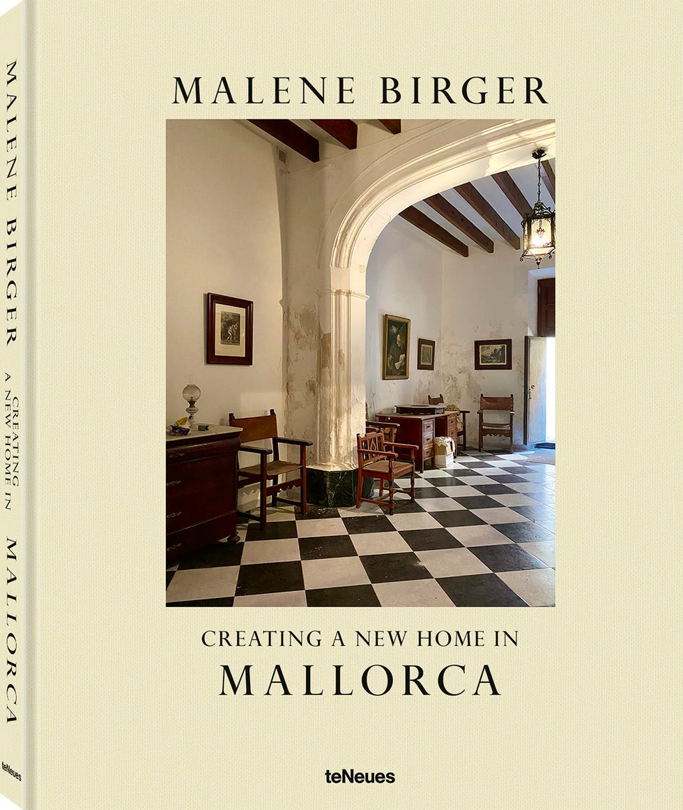 una casa antigua en mallorca reformada y decorada con muebles vintage