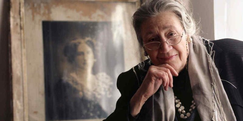 La Feria del Libro celebra a Cristina Bajo a 30 años de “Como vivido cien veces” • Municipalidad de Córdoba.