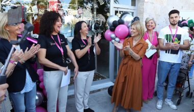 La alcaldesa reafirma su compromiso con el comercio de proximidad en la inauguración de la nueva tienda ‘Venus’ en el Paseo de las Delicias