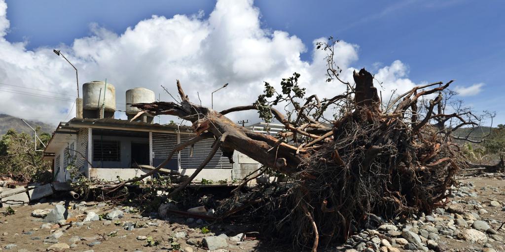 Al menos medio centenar de muertos por el huracán Melissa a su paso por el Caribe