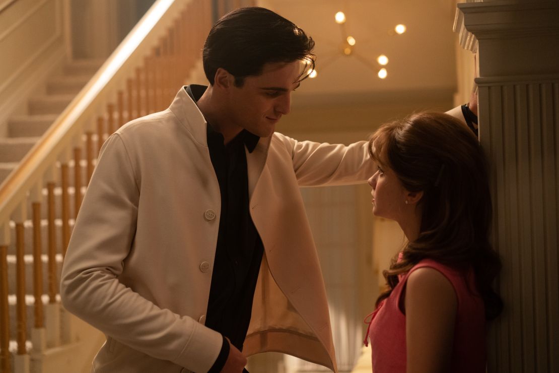 Jacob Elordi y Cailee Spaeny en 