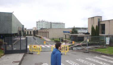 Antigua entrada del museo de arte contemporáneo en la avenida de Arteixo.