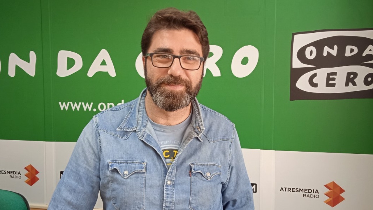 Juan Rodenas presenta en Llibrería Ali i Truc su libro 'Cantó, trazos de la Venida de la Virgen a Elche y su ciudad'