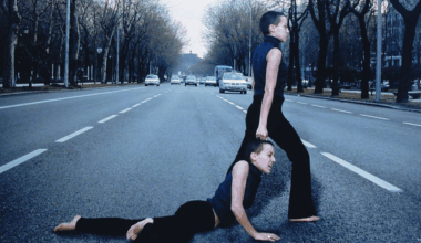 llega a la capital la exposición que recorre su historia a través de los mejores fotógrafos