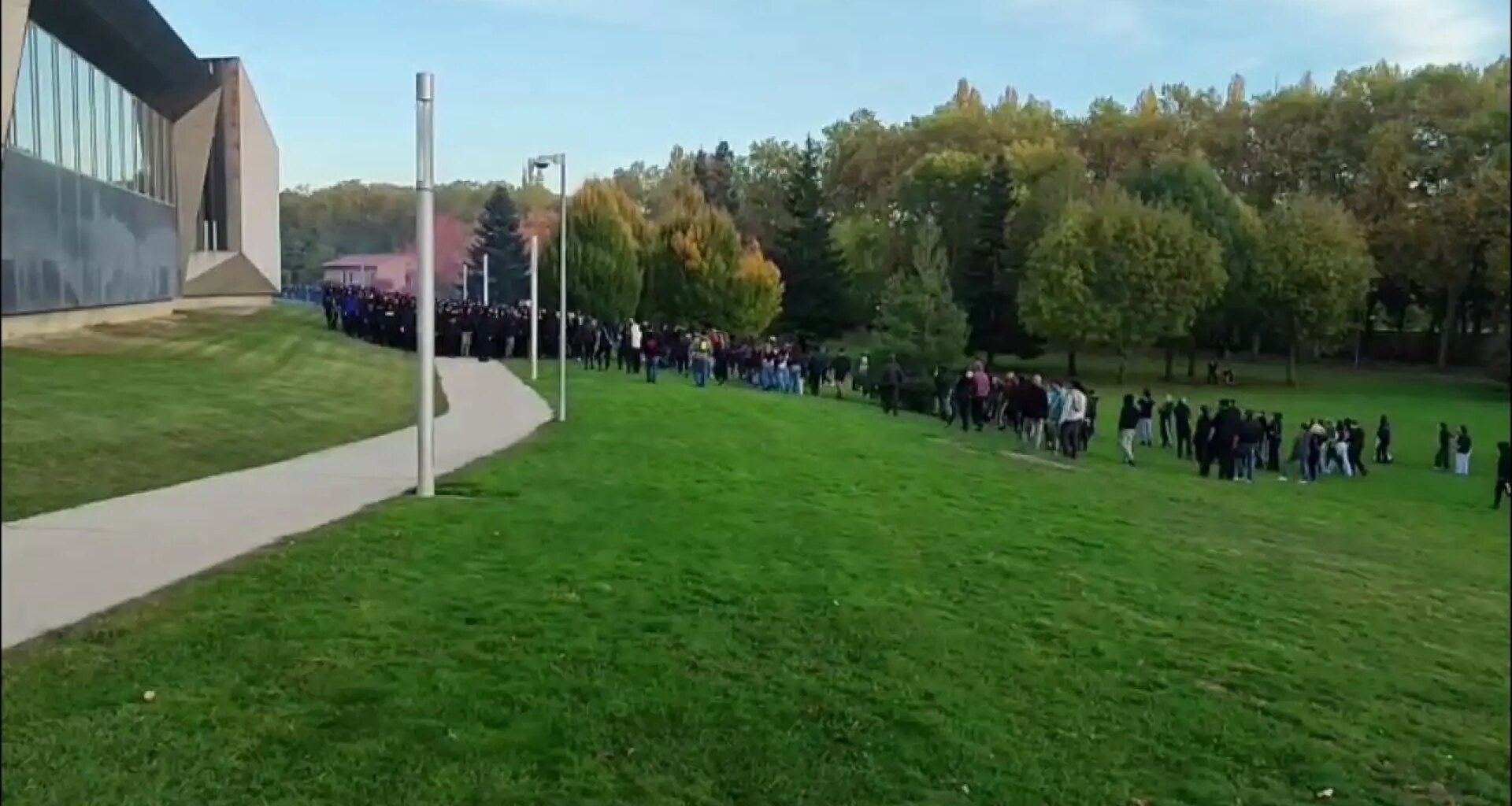 Disturbios en Pamplona por el acto convocado por Vito Quiles, pese a ser suspendido