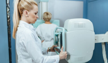 Los radiólogos que utilizan la inteligencia artificial tienen la posibilidad de poder ver el riesgo asignado a la mamografía, según especialistas en mama de la SERAM