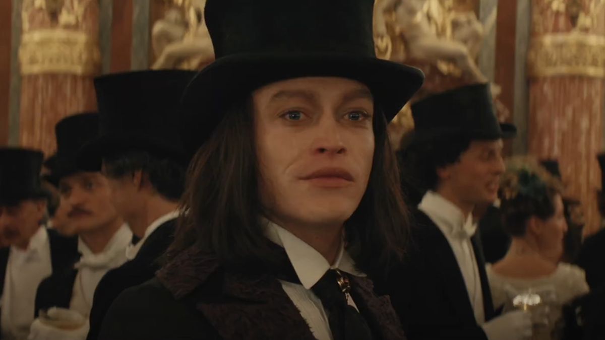 Drácula, la versión actualizada de Luc Besson, lanza su tráiler, con el vampiro acechando a lo largo de los siglos
