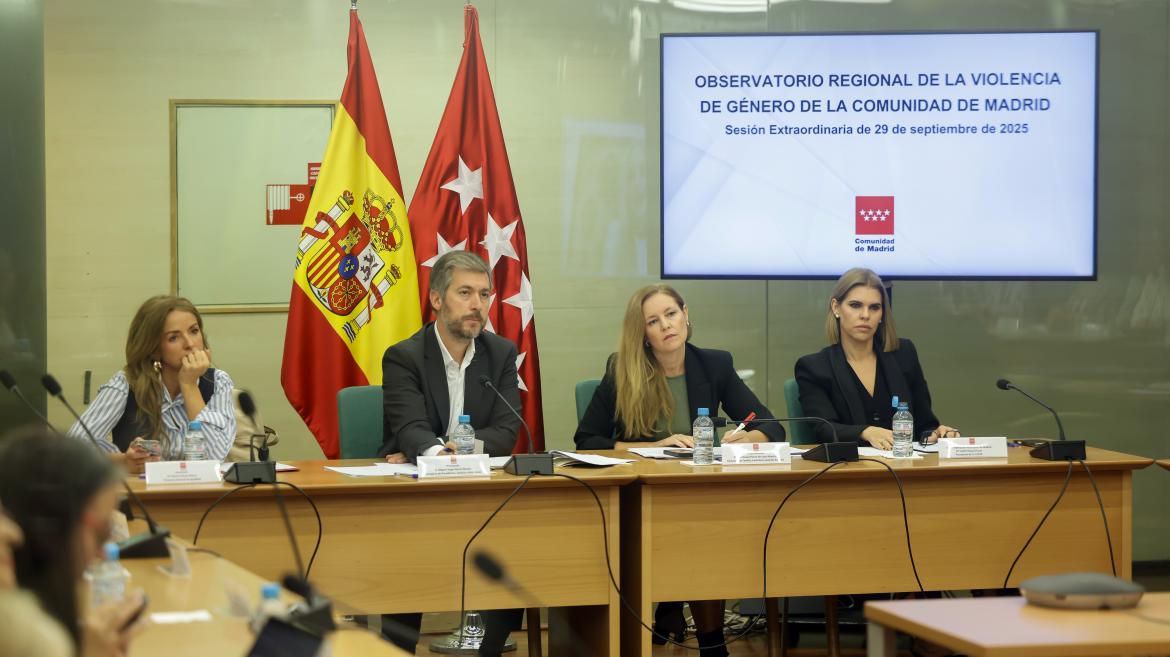 Los consejeros Miguel Ángel García Martín y Ana Dávila en la reunión extraordinaria del Observatorio de Víctimas de la Violencia de Género