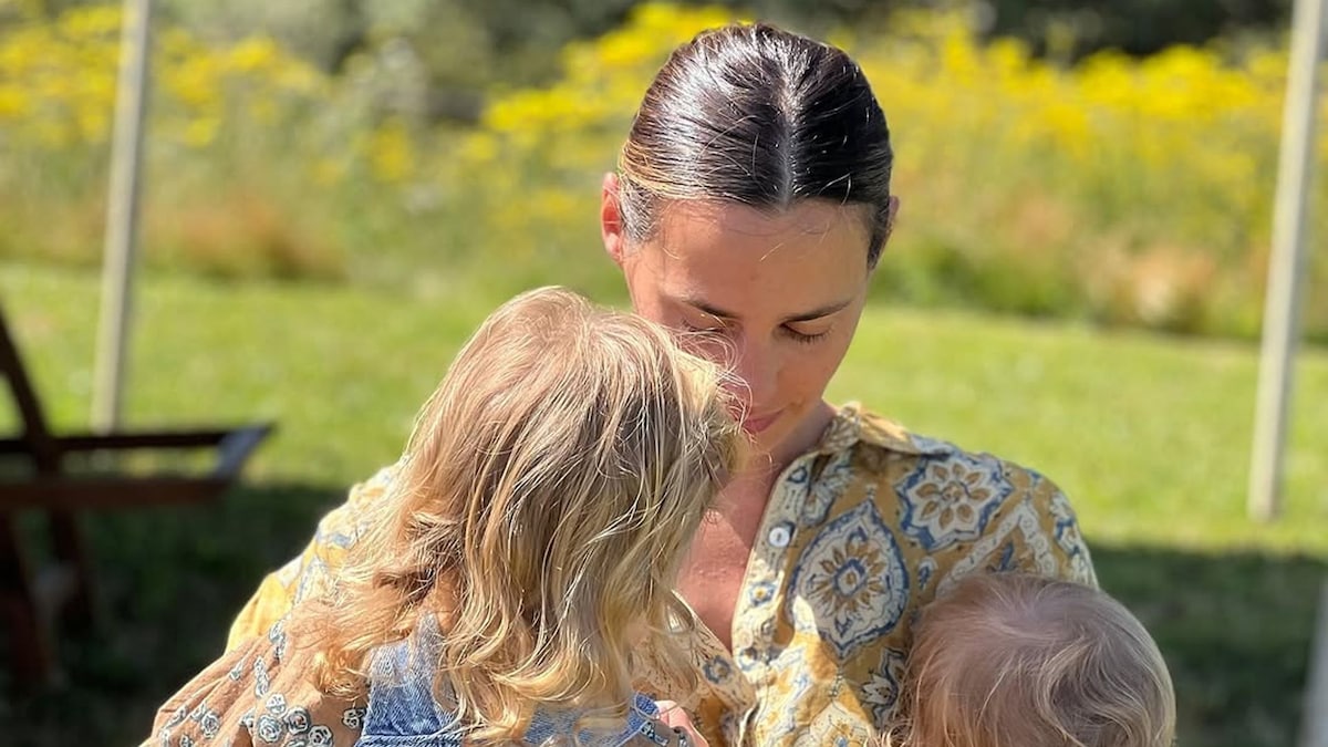 Claudia Osborne comparte nuevas imágenes con sus hijas