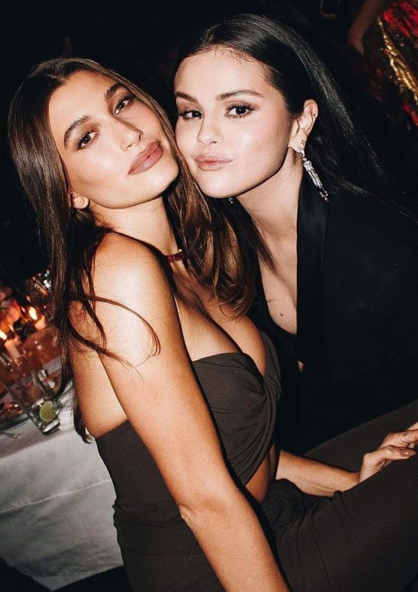 selena gomez hailey bieber foto