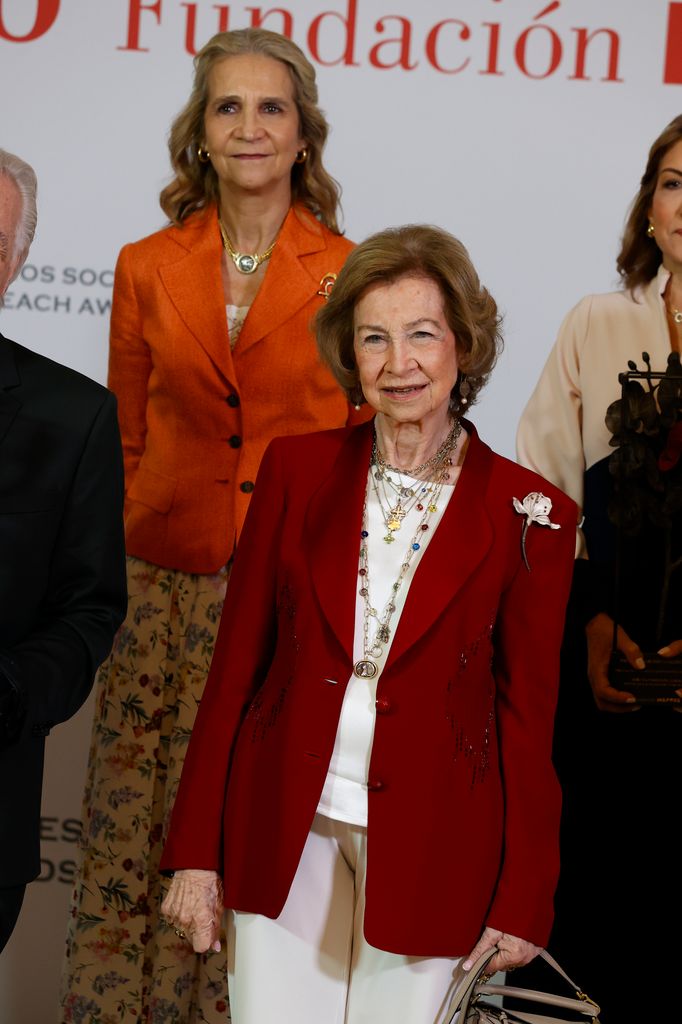 La infanta Elena y la reina Sofía en los premios de la fundación Mapfre