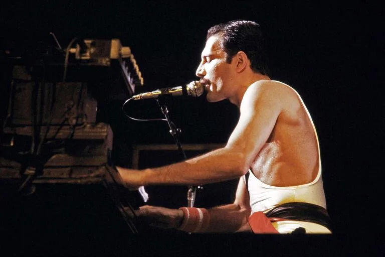 Freddie Mercury unió tres canciones distintas para dar forma a 