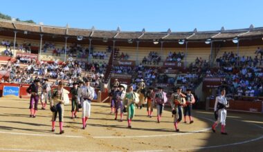 Bastos abre la final de Sanlúcar paseando dos orejas de un buen Fuente Ymbro