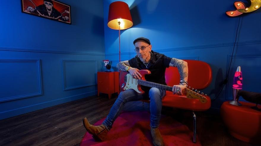 ‘A contraluz’ es la la nueva canción de Fito y Fitipaldis