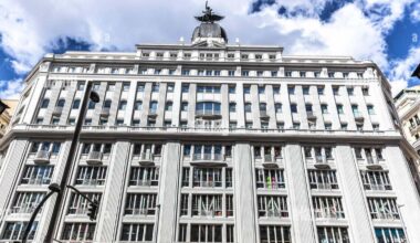 El alquiler del 'monumento' más visitado de España por el que Amancio Ortega recibe casi 2 millones de euros al mes