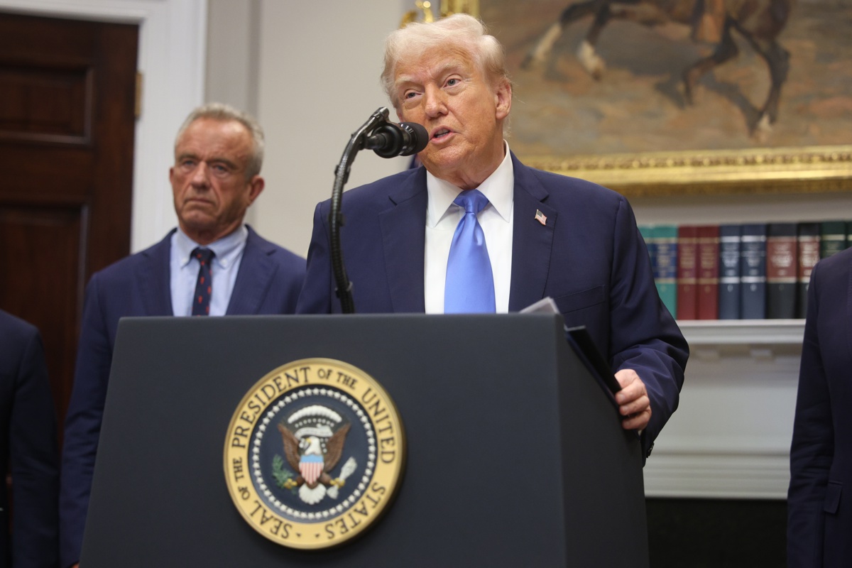 Trump asegura que EE UU tiene "control marítimo" del Caribe