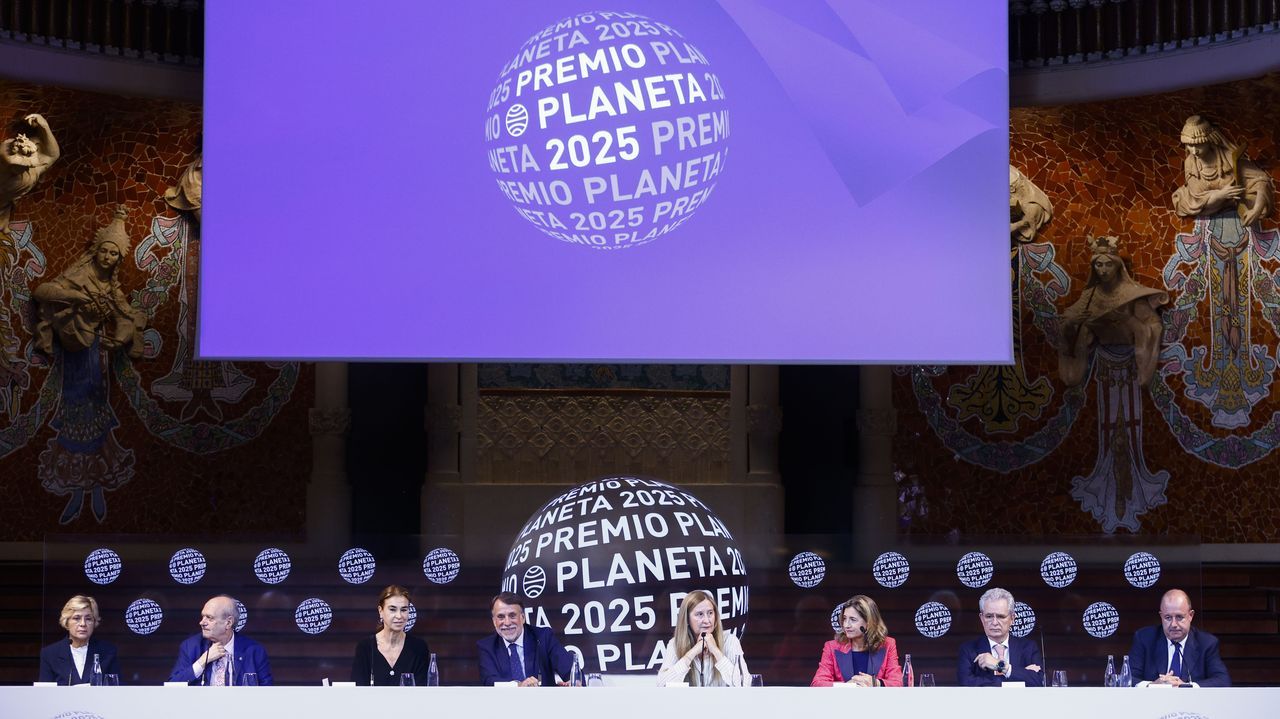 Una novela gallega, entre las diez finalistas al premio Planeta 2025 - La Voz de Galicia