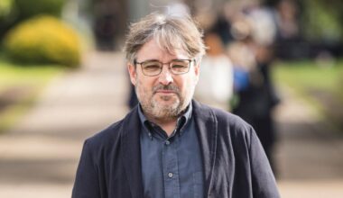 Jordi Évole resume (y de qué forma) la actitud de los líderes mundiales con Trump: no da puntada sin hilo - El HuffPost