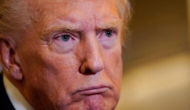 Trump confirma que el alto el fuego sigue en Gaza y niega que Hamás disparase a soldados de Israel