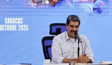 Nicolás Maduro vuelve a hablar inglés para enviarle un mensaje a Trump: 'No crazy war, please'