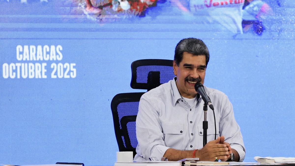 Nicolás Maduro vuelve a hablar inglés para enviarle un mensaje a Trump: 'No crazy war, please'