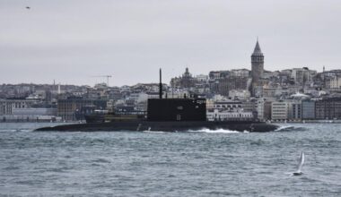 Emerge un submarino ruso en el lago de la OTAN y la Armada de un país toma una decisión inmediata