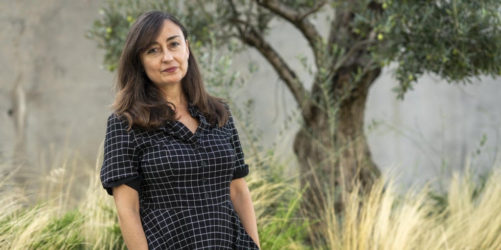 «La literatura siempre tiene que ir contra el poder»