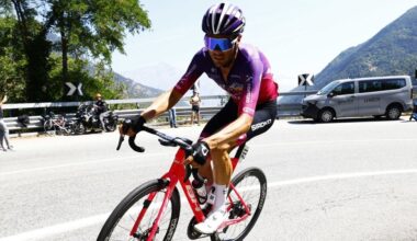 Expulsan de China a un ciclista español y le prohíben la entrada de por vida por poner un cerdo junto a la bandera del país