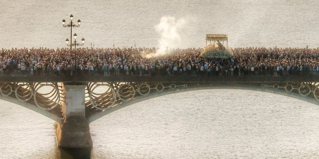 La Esperanza tiende puentes entre la Triana de ayer y la de hoy