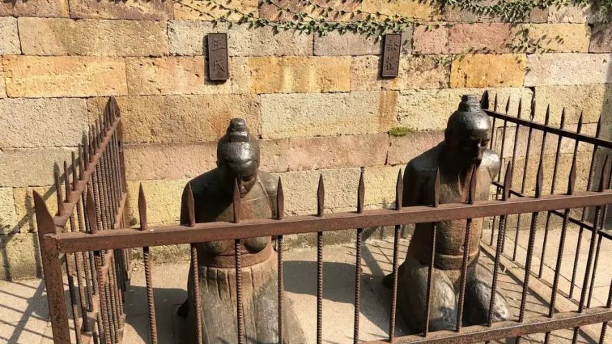 cientos de personas las golpean todos los días