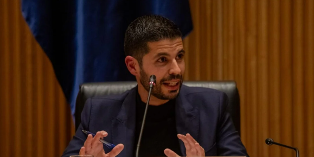 Un exdiputado valenciano abandona el PSOE por «alinearse con la ultraderecha» en la votación sobre la tauromaquia