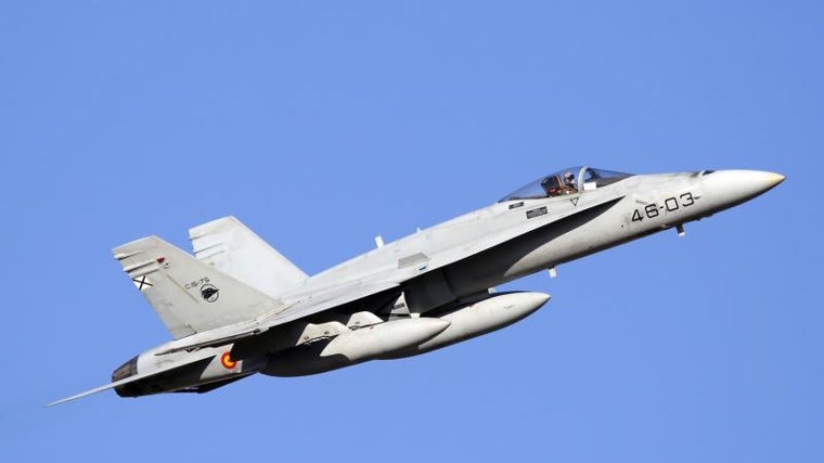 El F-18 «Hornet», del fabricante estadounidense McDonell Douglas (fusionado ahora en Boeing), es la espina dorsal de la aviación de combate española