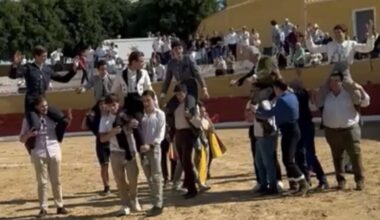 Los cuatro novilleros a hombros en Herencia - Casa Grande