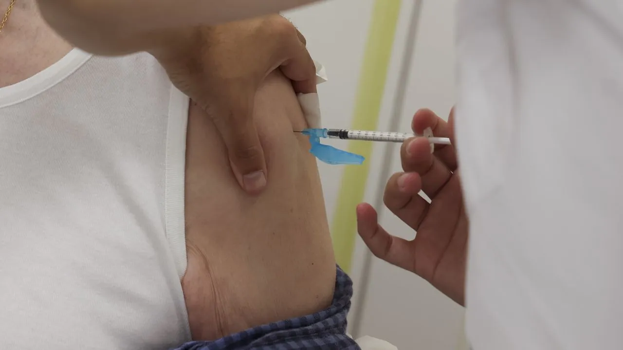 Un estudio descubre que la vacuna de ARNm contra el covid-19 genera una respuesta inmunitaria para combatir el cáncer - La Voz de Galicia