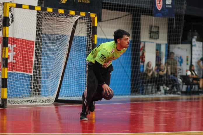 Ferro, con el rauchense Fausto Vázquez, fue parte del Nacional de Clubes «A» de Handball en Córdoba