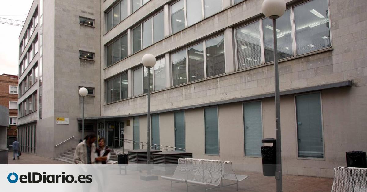 Nueva protesta por el eterno cierre de la biblioteca pública Manuel Alvar: seis años y medio sin acceso a sus 600.000 libros